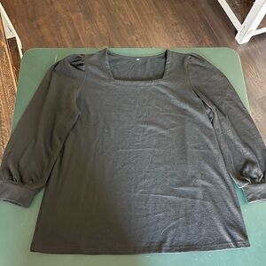 BNWOT plus size Black sweater size 2XL